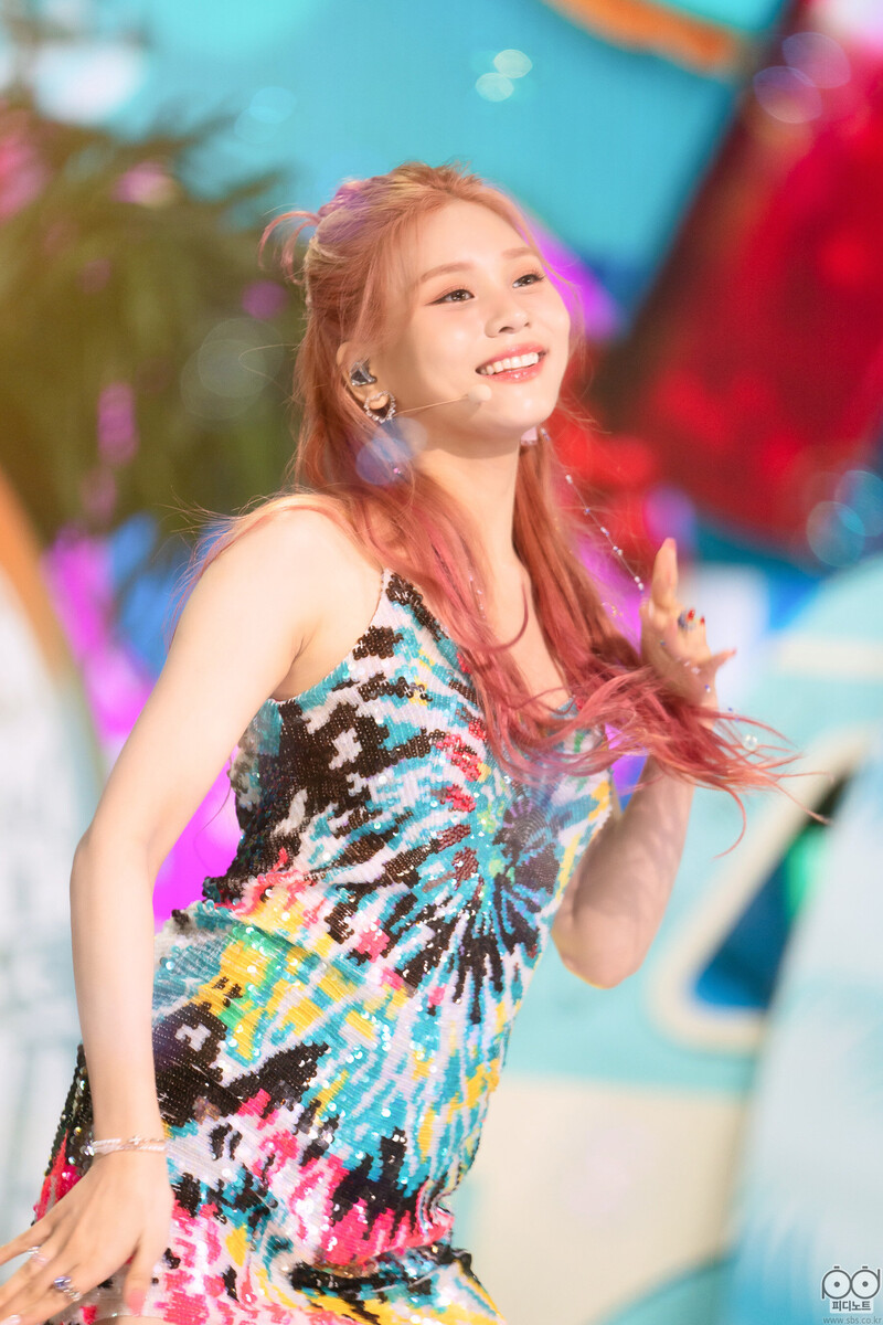 220711 VIVIZ Umji - LOVEADE at SBS Inkigayo documents 2