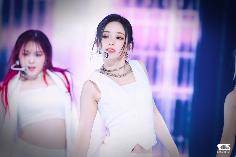 24030 Kep1er Yeseo - 'PROBLEM' at Inkigayo documents 1