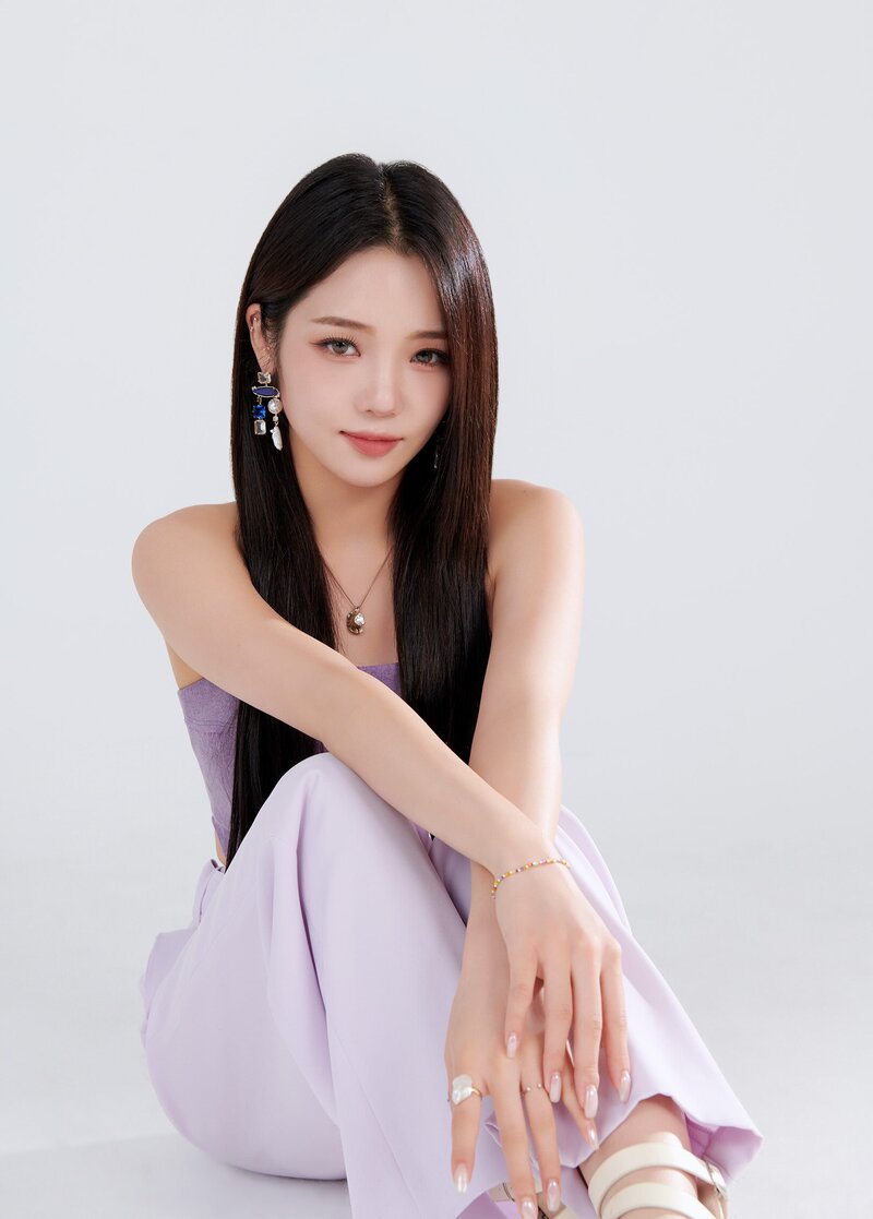 220913 fromis_9 Interview Photos for SCawaii documents 9