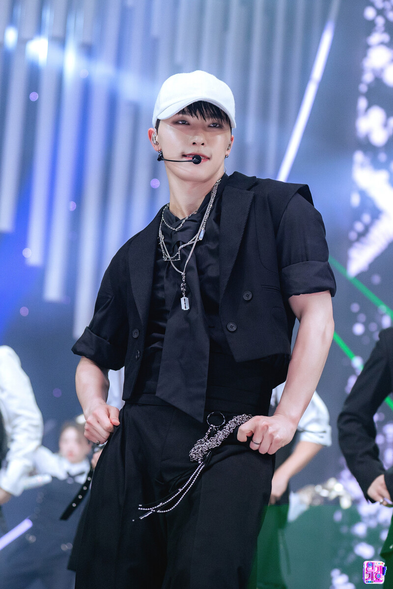 240505 SEVENTEEN Dino - 'MAESTRO' at Inkigayo documents 2