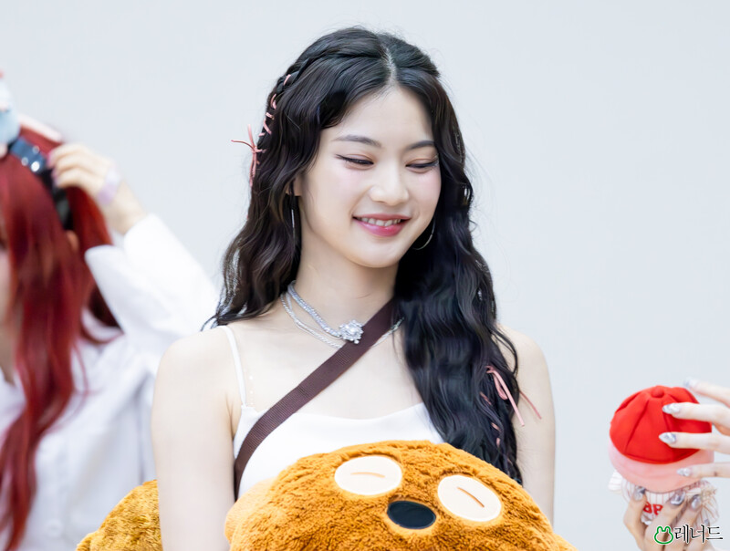 240720 STAYC Isa - Fansign documents 18