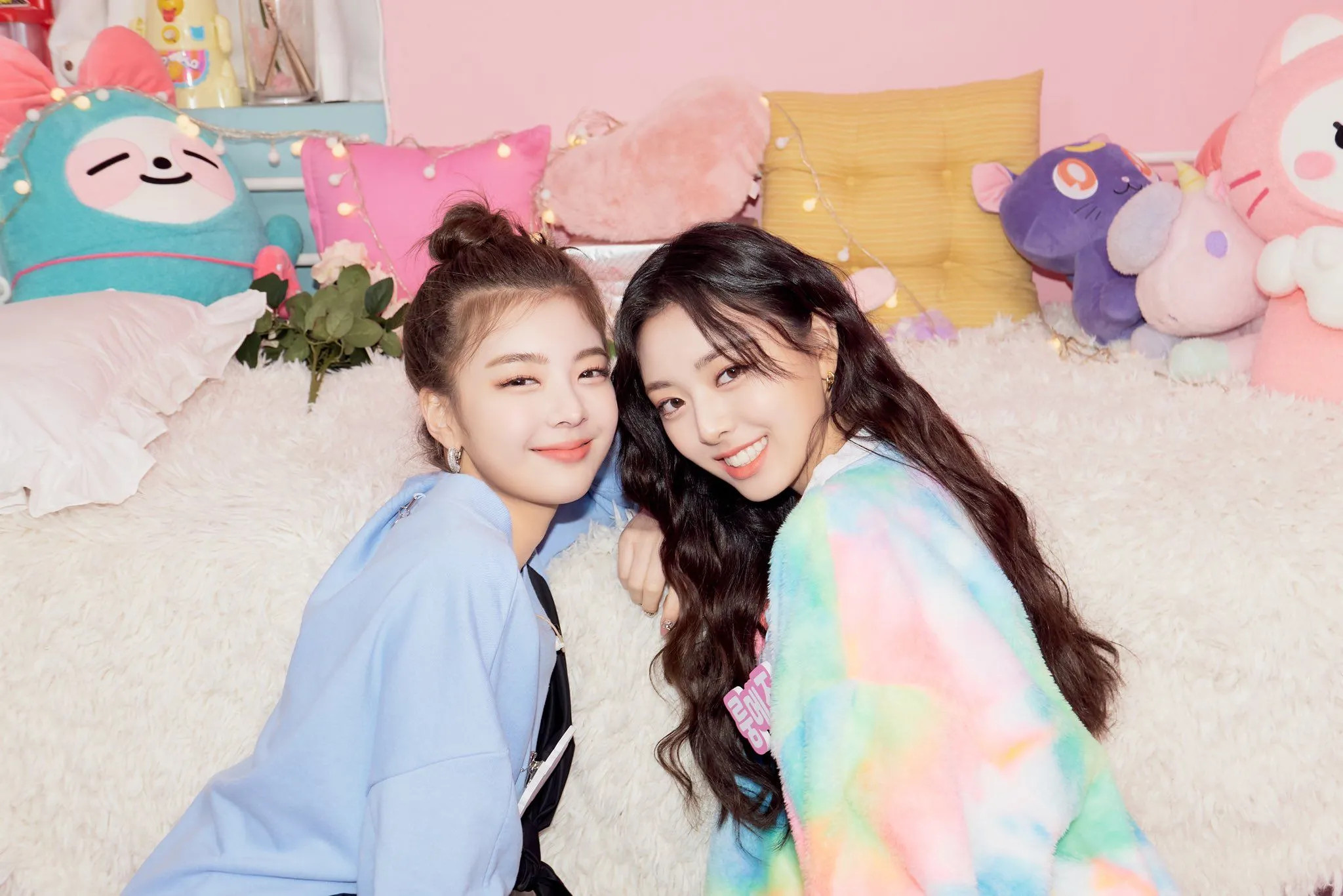 February 3, 2021 ITZY Twitter Update - Lia & Yuna | Kpopping