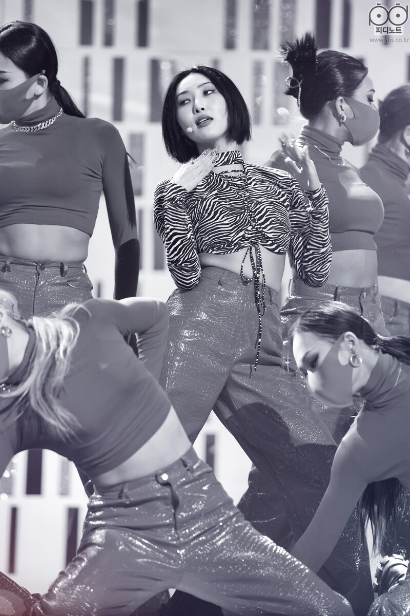 211128 Hwa Sa - 'I'm a B' at Inkigayo documents 8