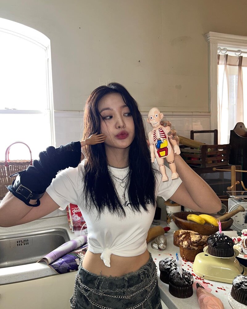 221211 Red Velvet Yeri Instagram Update documents 7