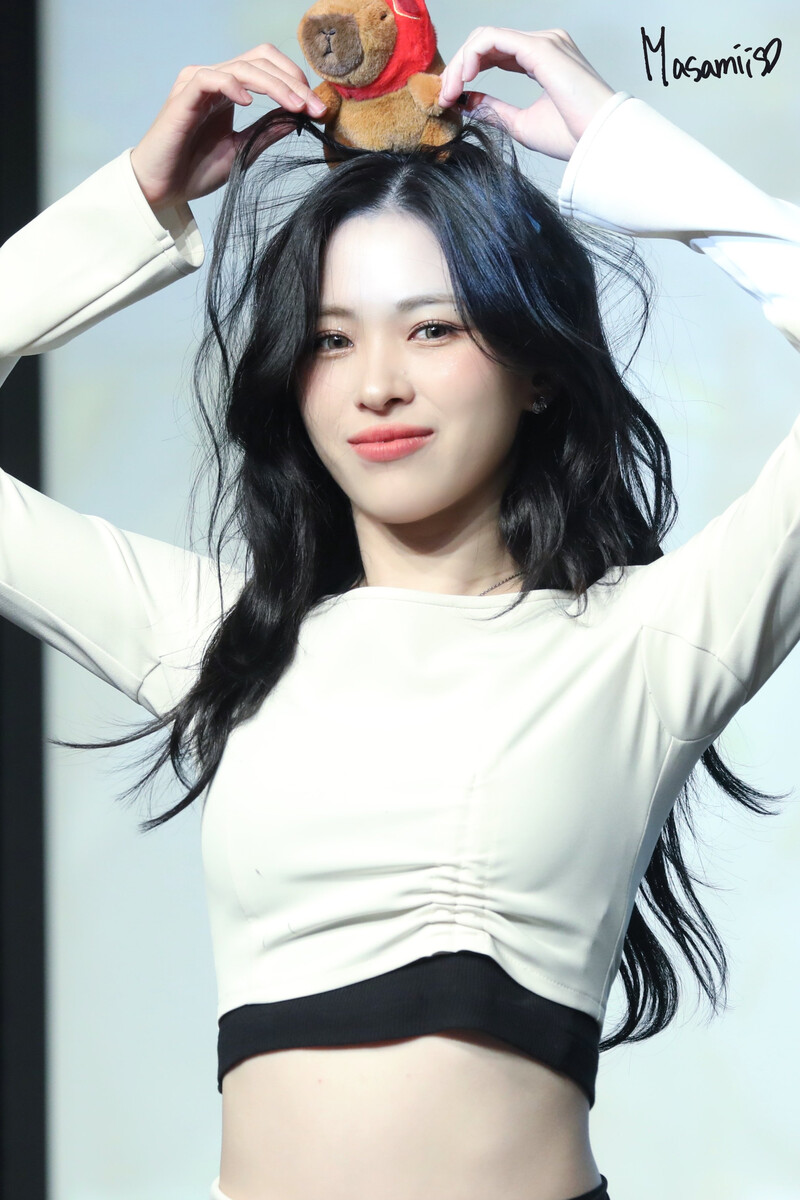 241108 ITZY Ryujin - Makestar Fansign documents 7