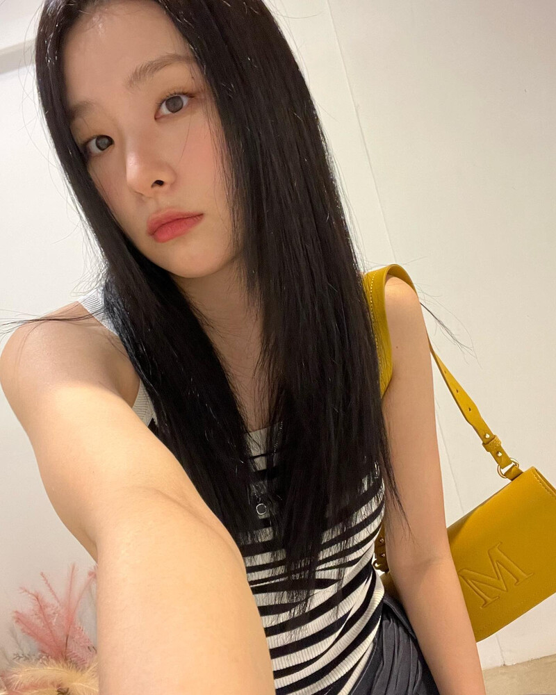 220727 Red Velvet Seulgi Instagram Update documents 3