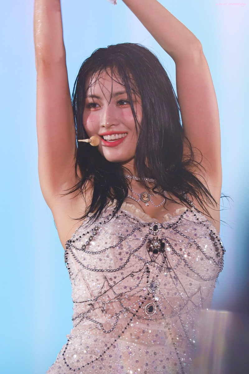 230513 TWICE Momo - ‘READY TO BE’ World Tour in Osaka Day 1 documents 5