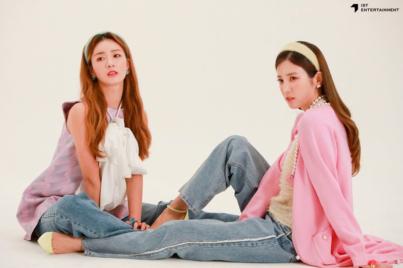 211224 IST Naver Post - Apink Bomi & Chorong - Your Vibe Magazine Photoshoot Behind documents 5