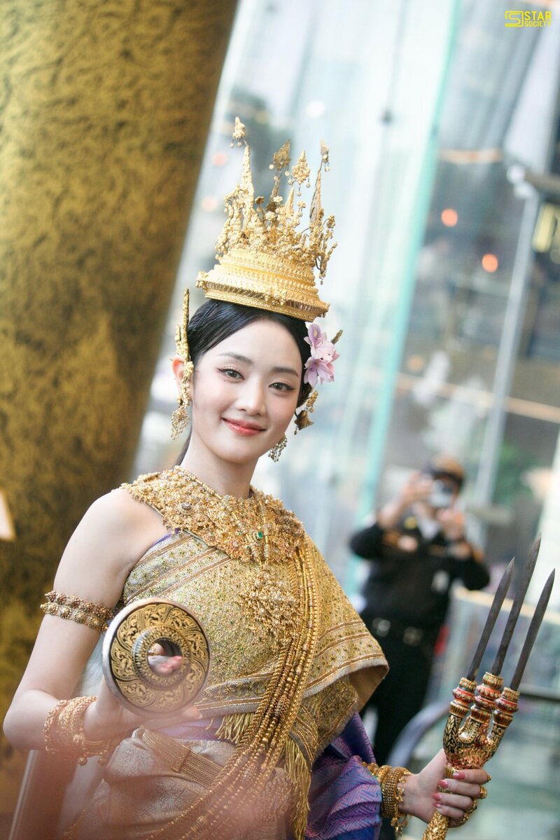 240414 (G)I-DLE Minnie - Songkran Celebration in Thailand documents 18