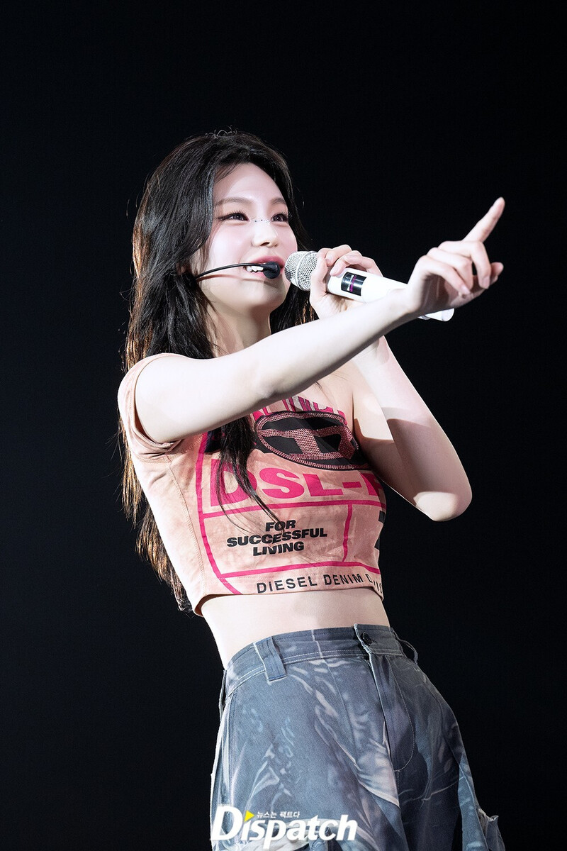 240810 - YEJI - 2nd World Tour 'BORN TO BE' in HongKong documents 2