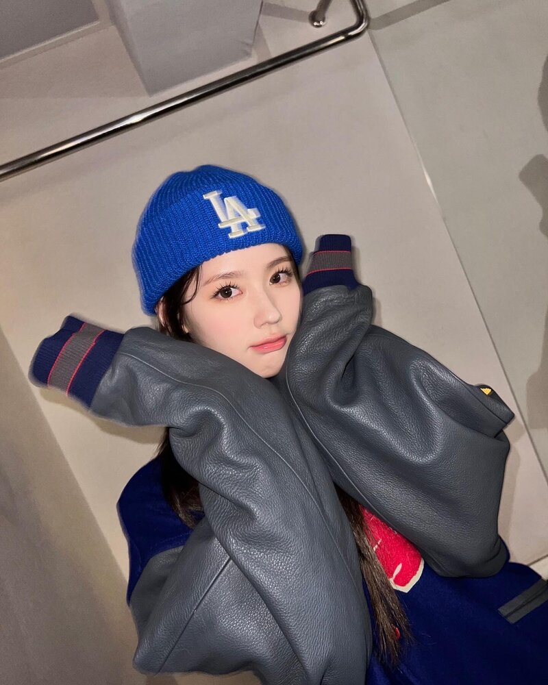 220105 (G)I-DLE Miyeon Instagram Update documents 6