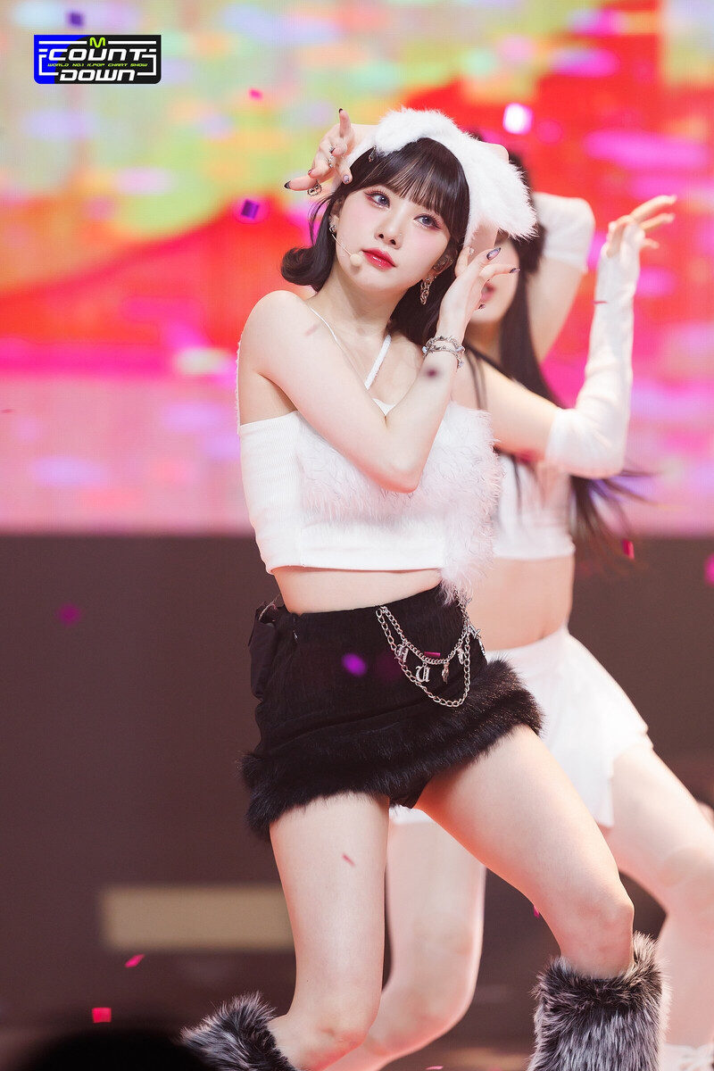 230209 VIVIZ Eunha - 'PULL UP' at M COUNTDOWN documents 11