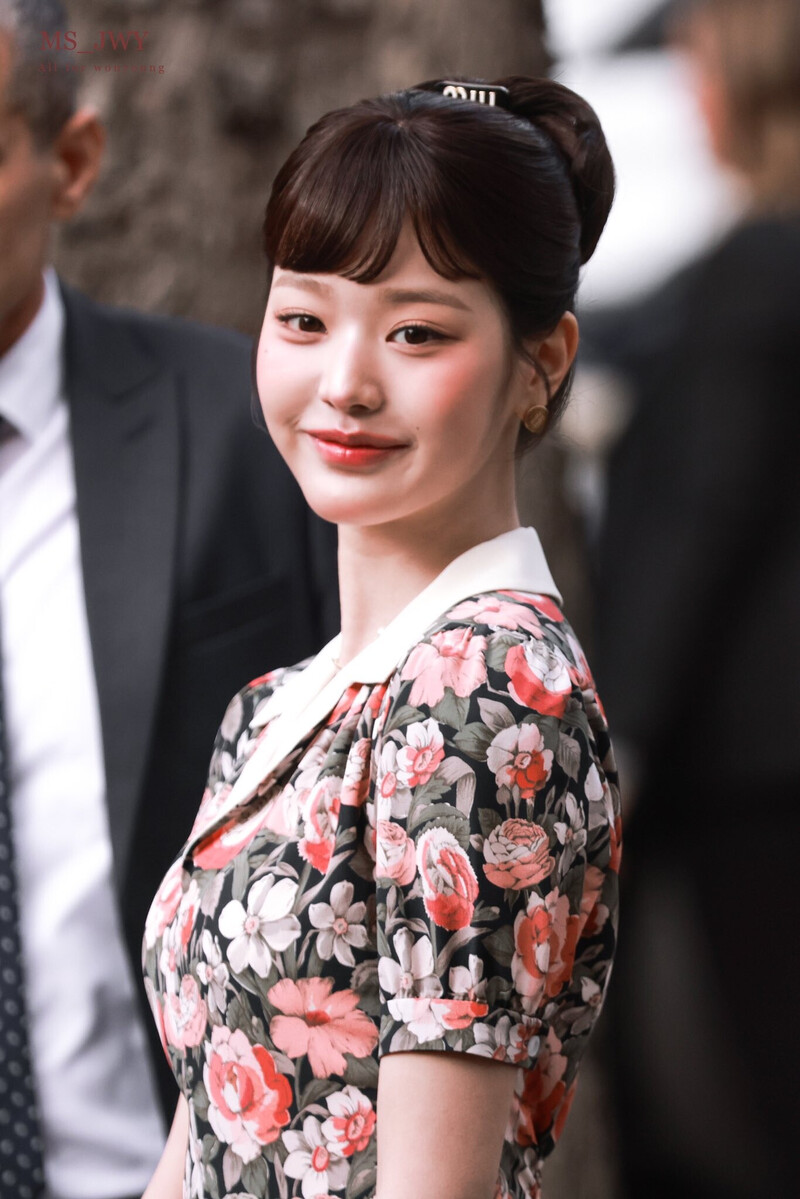 241001 IVE Wonyoung - Miu Miu SS25 Show at Paris Fashion Week documents 1