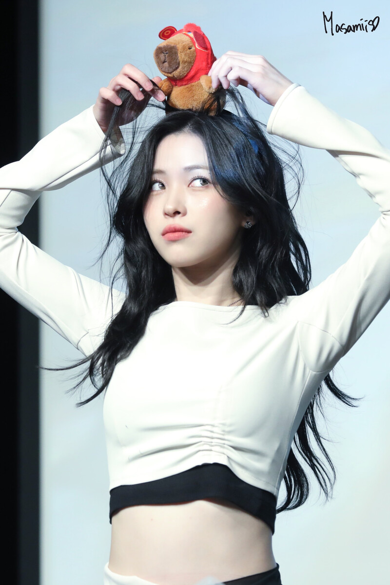 241108 ITZY Ryujin - Makestar Fansign documents 10