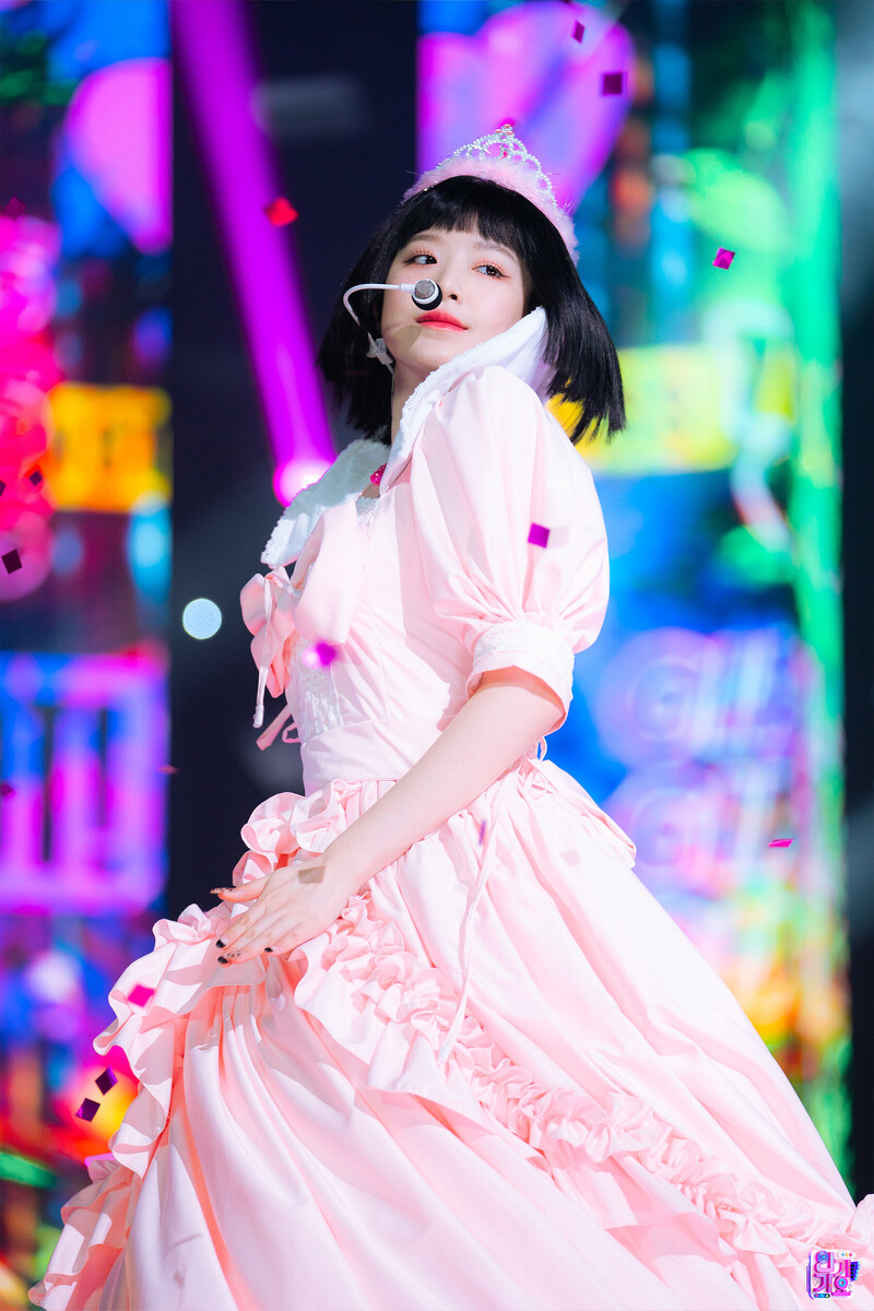 220403 (G)I-DLE Shuhua - 'TOMBOY' at Inkigayo documents 2