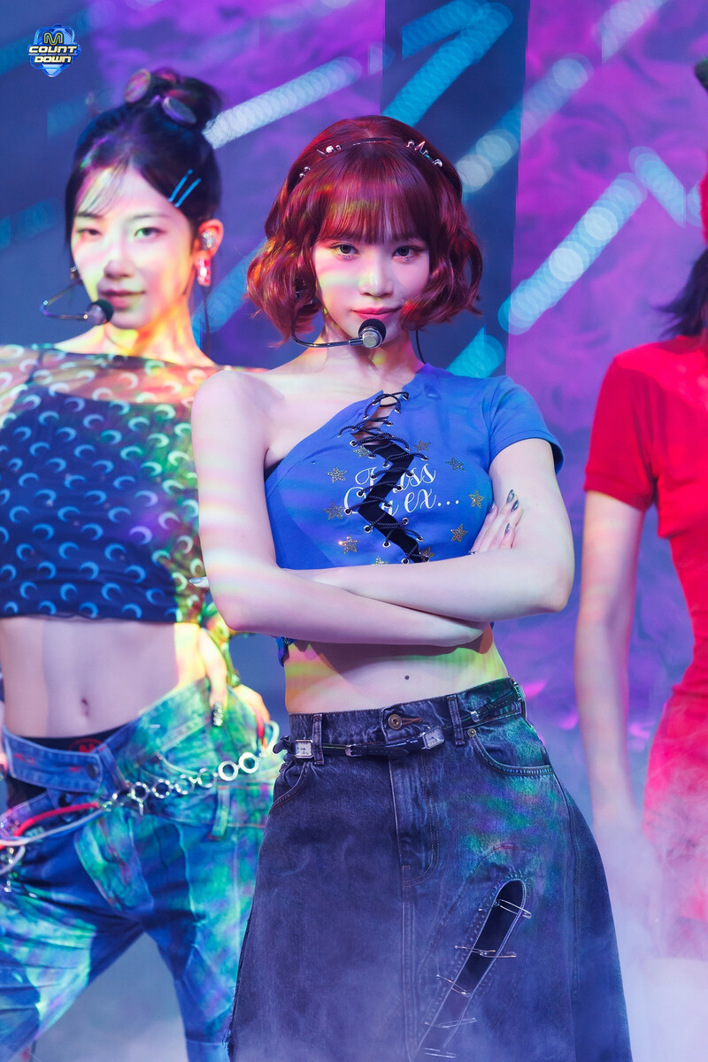 240905 LE SSERAFIM Chaewon - 'CRAZY' + '1-800-hot-n-fun' at M COUNTDOWN documents 9