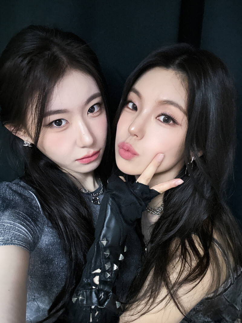 240907 - ITZY Twitter Update documents 4