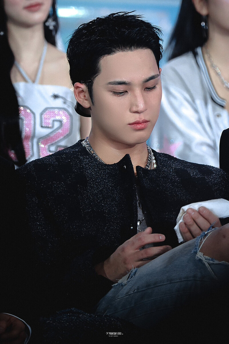 250105 SEVENTEEN Mingyu at Golden Disc Awards 2025 documents 13