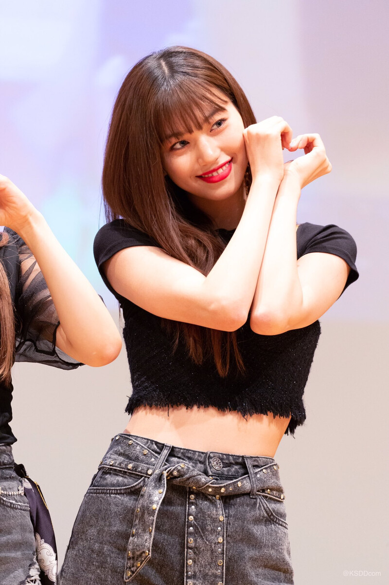 190817 Weki Meki Doyeon at 'WEEK END LOL' Shim Seok Hall Fansign documents 2