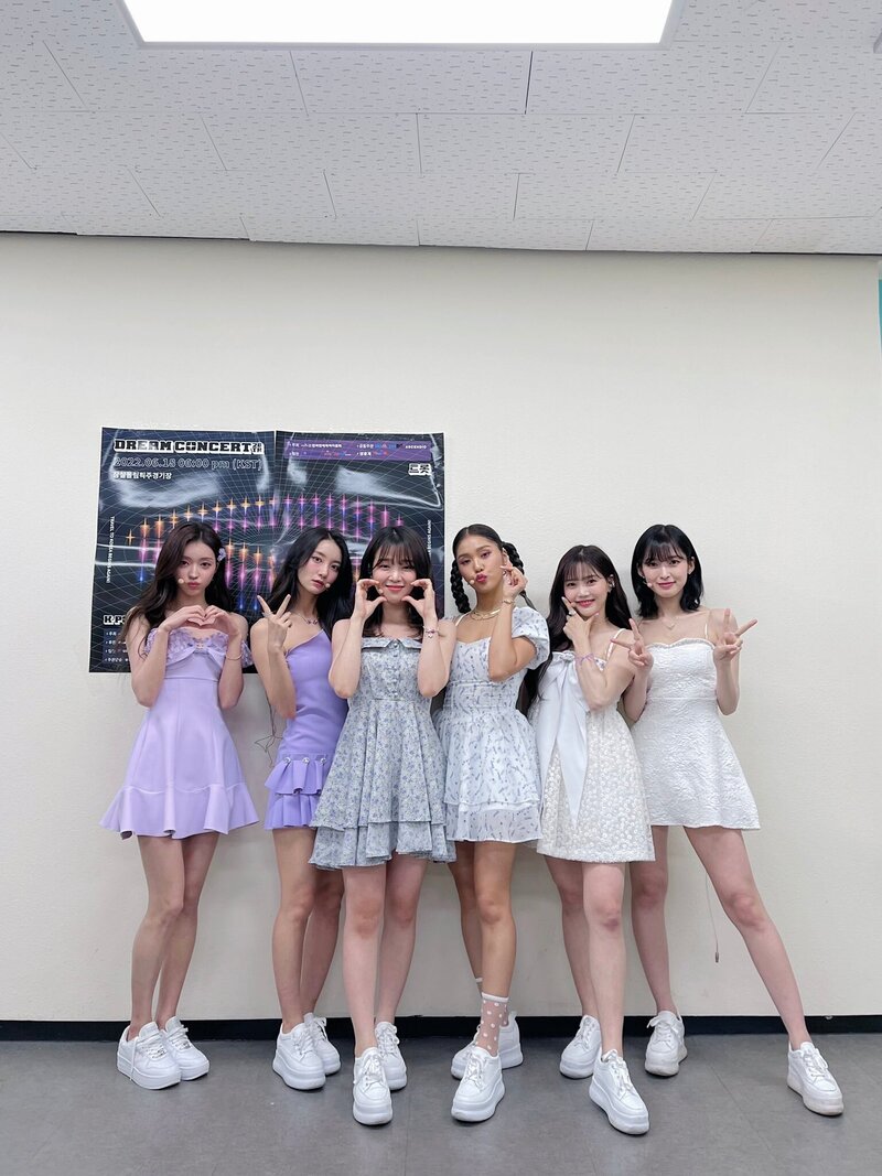 220618 OH MY GIRL Twitter Update documents 4
