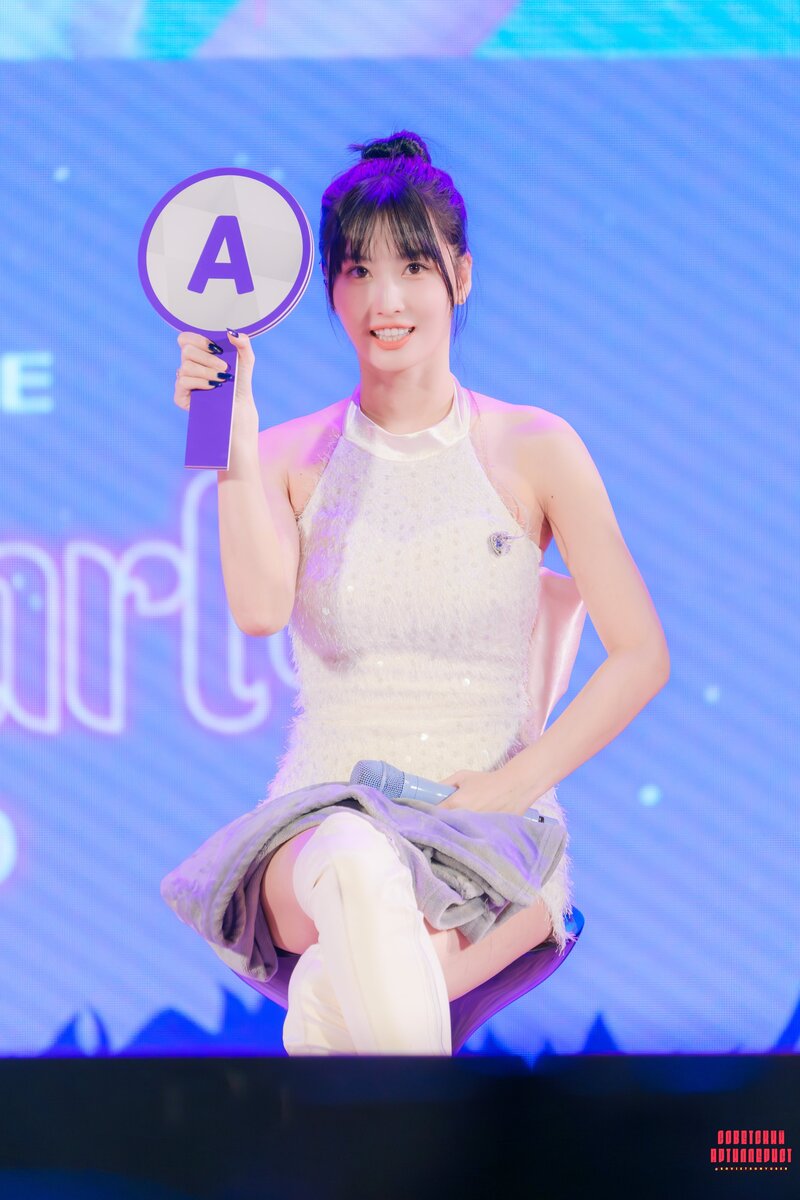231014 TWICE Momo - Lotte Duty Free All Night Party documents 2