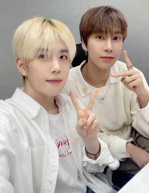 210902 BAE173 Twitter Update - Junseo and Youngseo