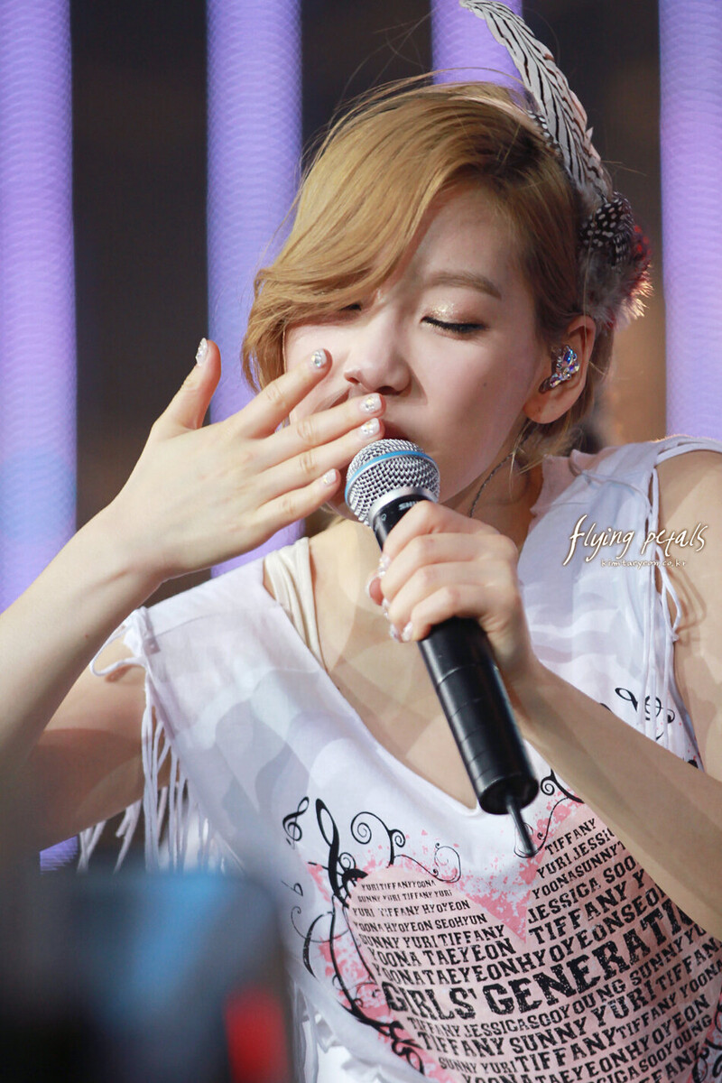 120115 Girls' Generation Taeyeon at 2011 Girls' Generation Tour in Hong Kong documents 22