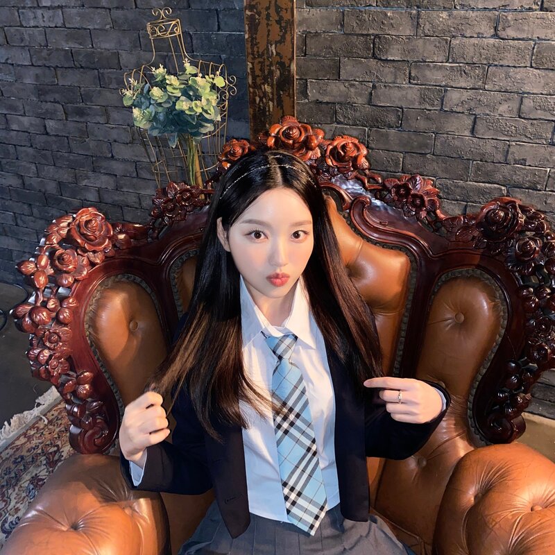 220122 LOONA Twitter Update - Gowon ft. Jinsoul documents 10