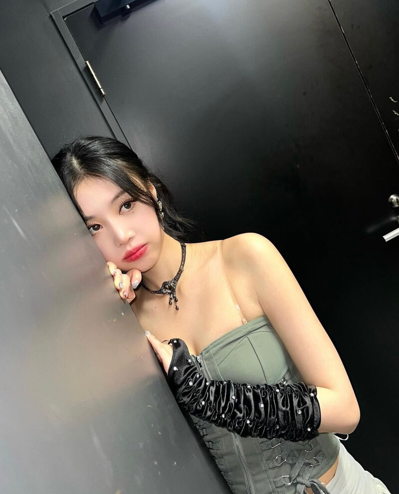 231219 SOOJIN Instagram Update documents 3