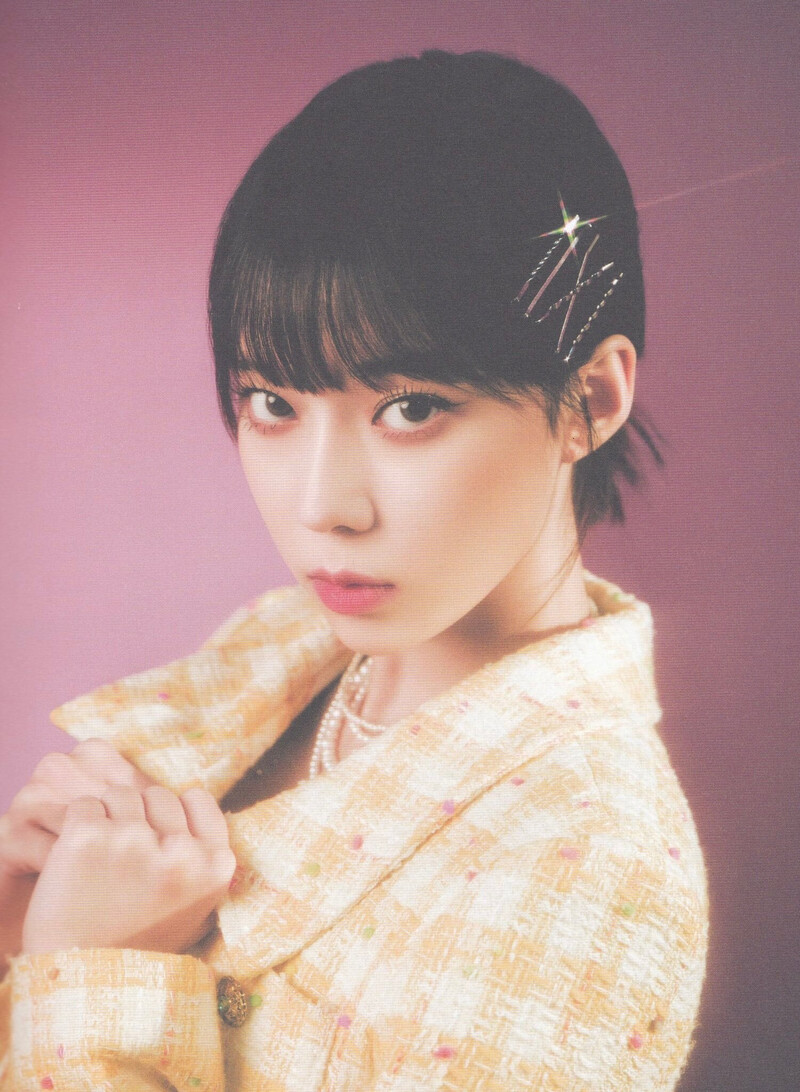 aespa 2022 Season's Greetings (scans) documents 9