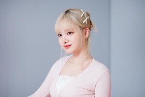 240210 Starship Entertainment Naver Update - Behind the Scenes of IVE Season's Greetings "A Fairy's Wish" - LIZ