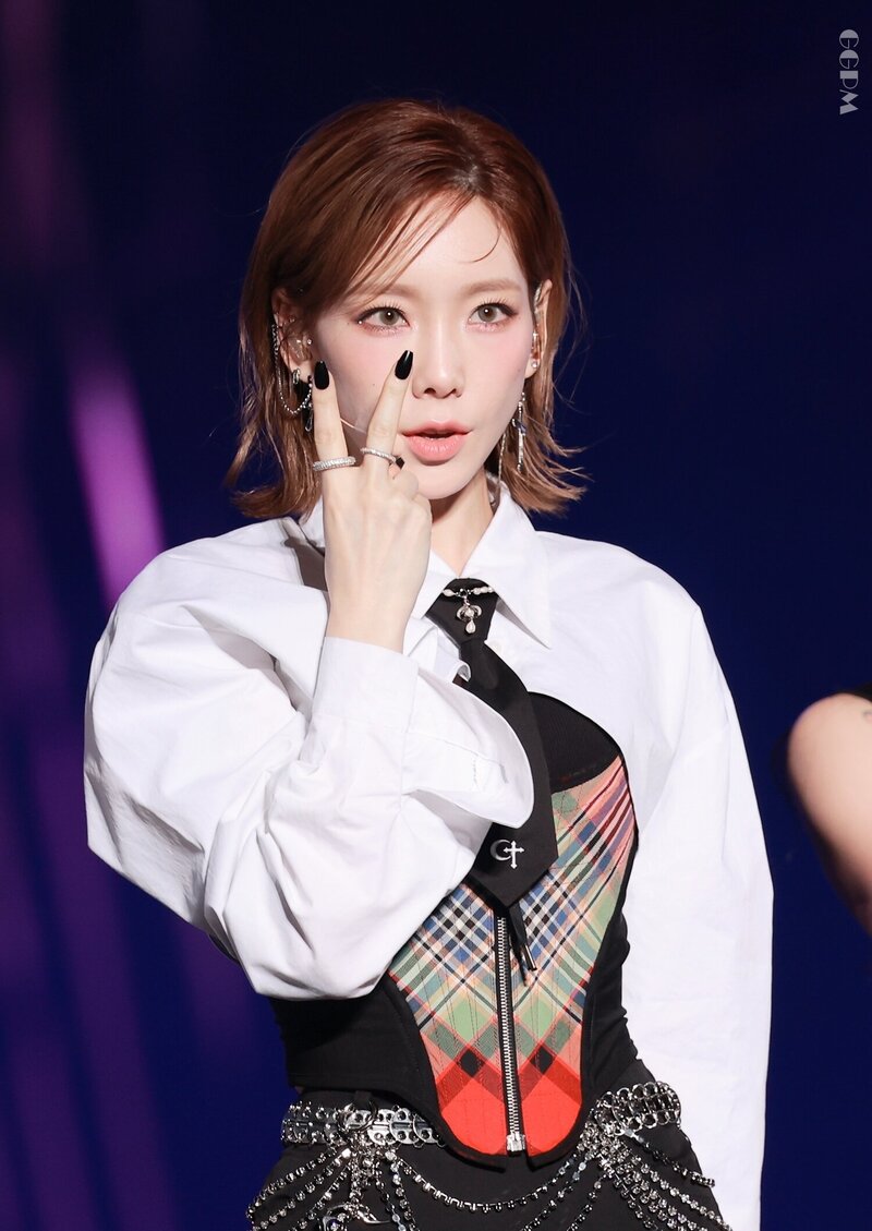 220820 Taeyeon at SMTOWN LIVE 2022: SMCU EXPRESS documents 1