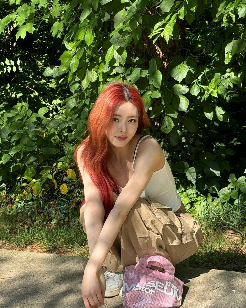 240623 - YUNA Instagram Update documents 2