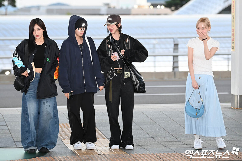 240829 aespa at Incheon International Airport documents 1