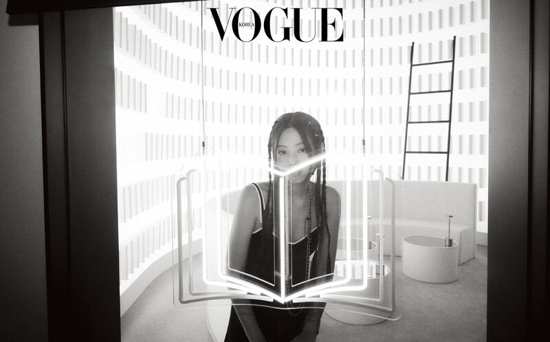 JENNIE x CHANEL Coco Crush for Vogue Korea - Coco Crush Pop-up Event Pictorial documents 9