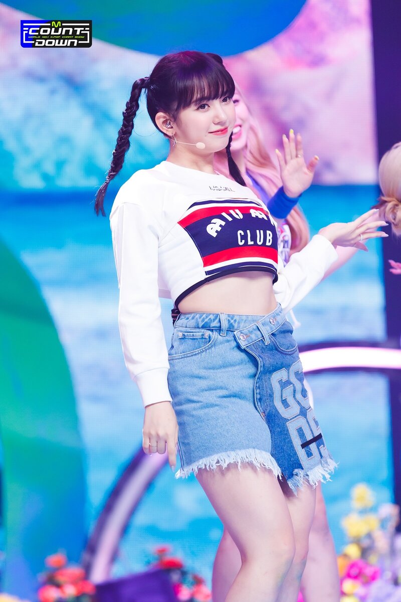 220623 Kep1er - 'UP!' at M Countdown documents 9