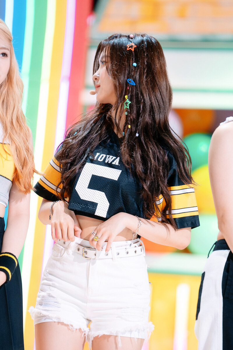 220703 Kep1er Dayeon 'Up!' at Inkigayo documents 11