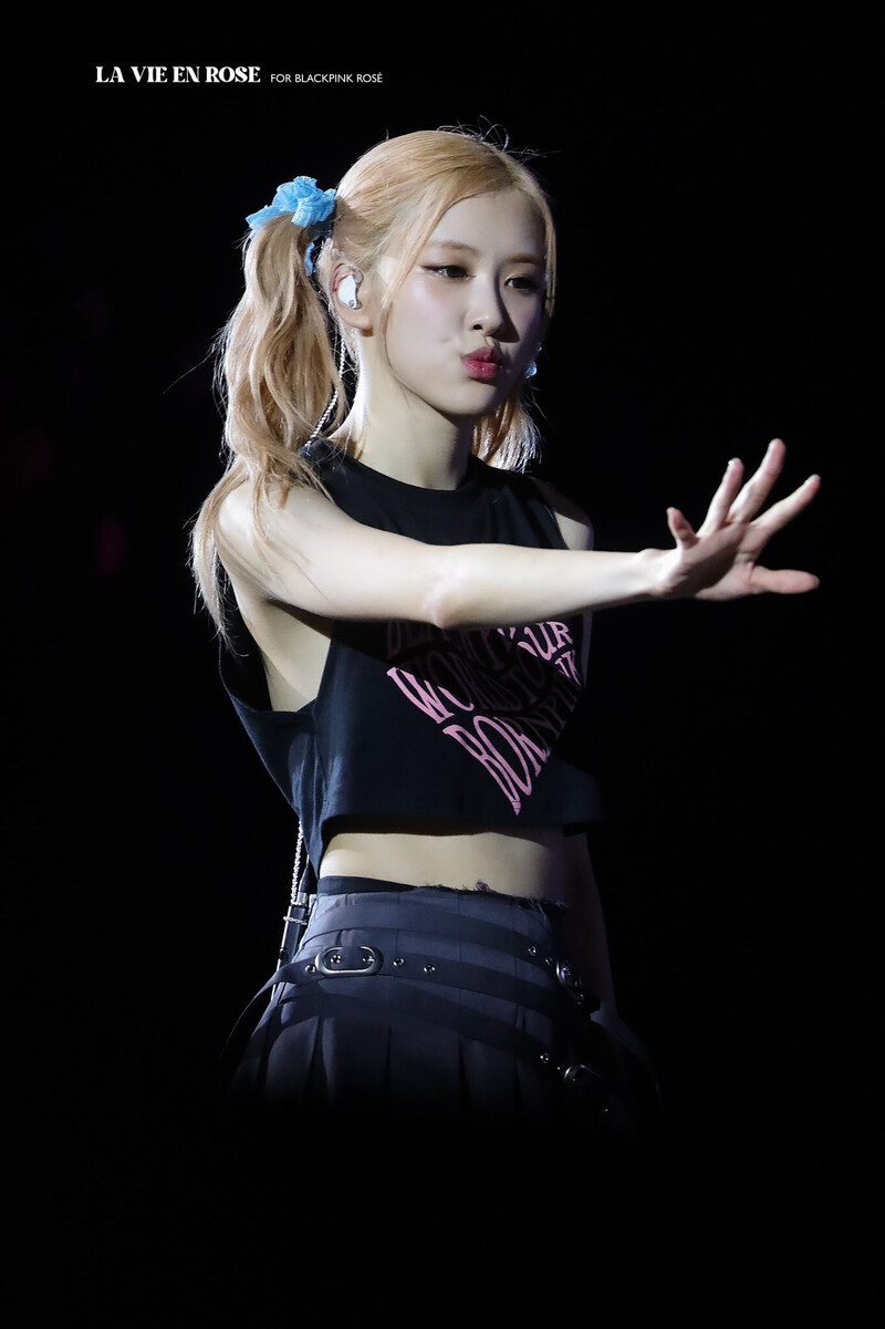 230527 BLACKPINK Rosé - 'BORN PINK' Concert in Bangkok Day 1 documents 1