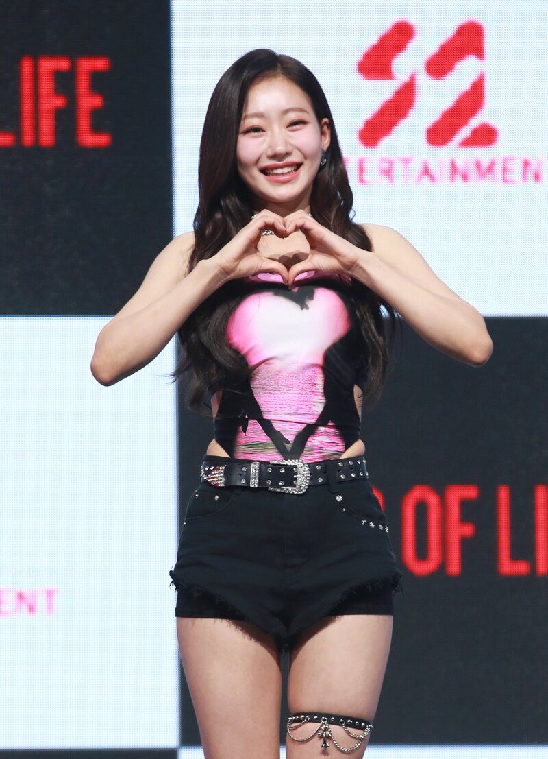 230705 KISS OF LIFE Julie - Debut Showcase documents 2