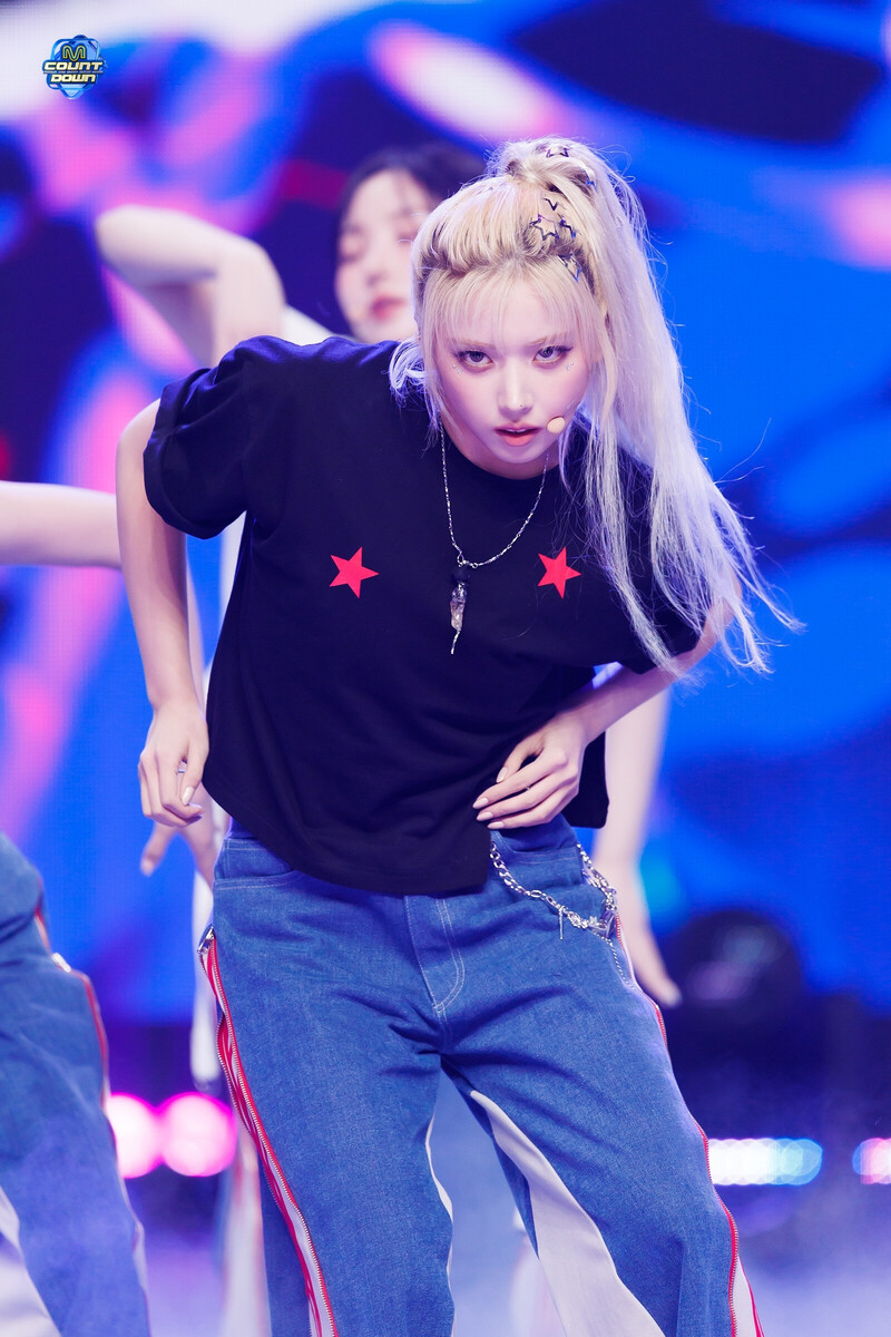 240912 NMIXX Jiwoo - 'See that?' at M COUNTDOWN documents 2