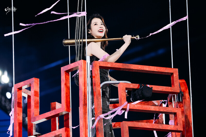 240921 IU - HEREH World Tour Concert Encore: The Winning in Seoul Day 1 documents 11