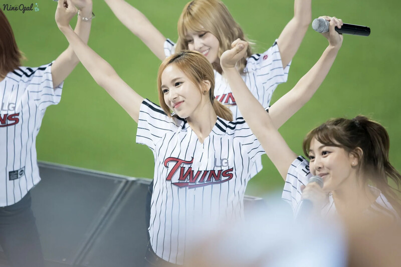 160531 TWICE LG TWINS 開球 & 公演 