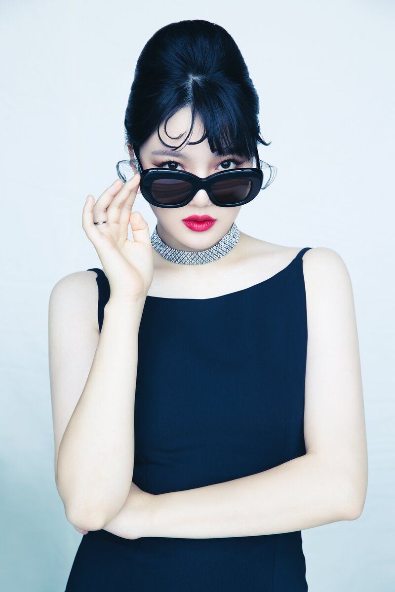 Yerin - Universe Photoshoot 2022: Be A Movie Star documents 1