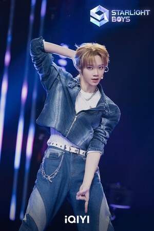 241207 Starlight Boys 'Energetic' Behind Photo - Wang Kun