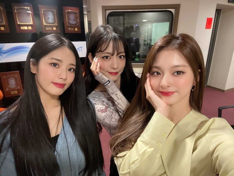 210522 fromis_9 Twitter Update documents 6