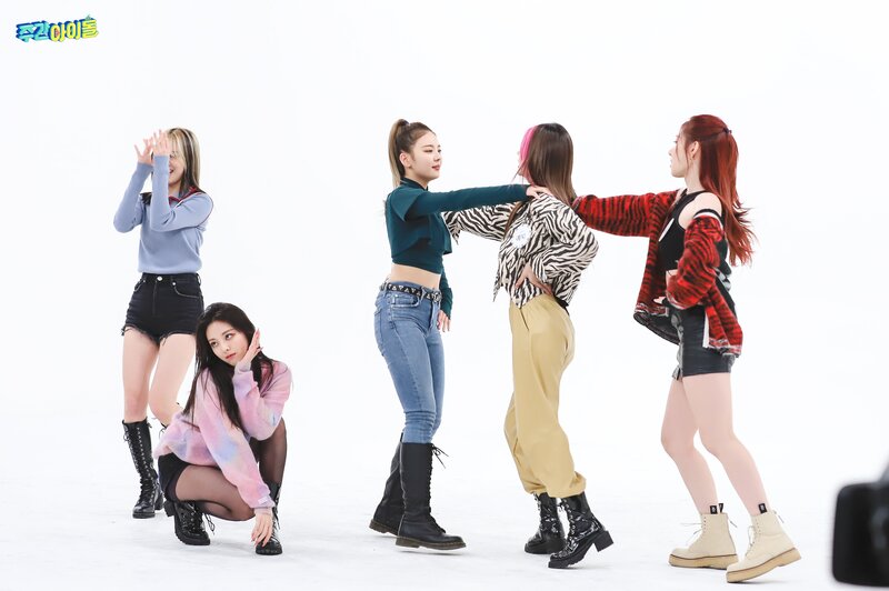 210929 MBC Naver Post - ITZY at Weekly Idol documents 6