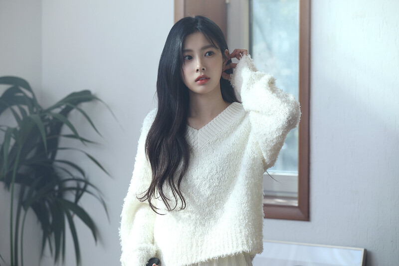 220112 8D Naver Post - Hyewon 'W' MV Shoot Behind documents 8