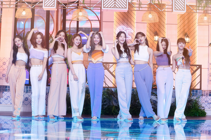 220703 fromis_9 - 'Stay This Way' at Inkigayo documents 6