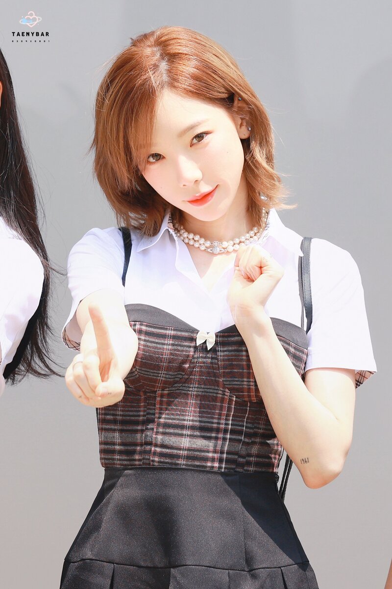 220728 SNSD Taeyeon - 'Knowing Bros' Filming documents 7