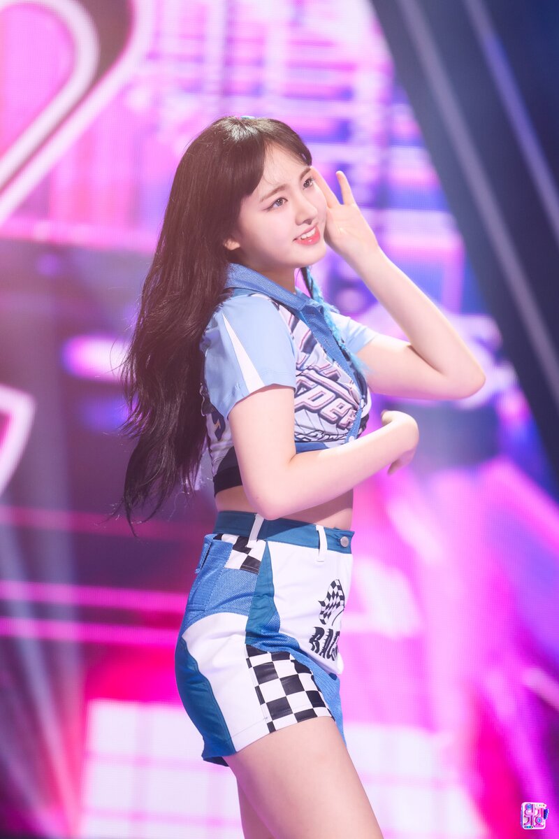 220918 IVE Liz - 'After LIKE' at Inkigayo documents 14